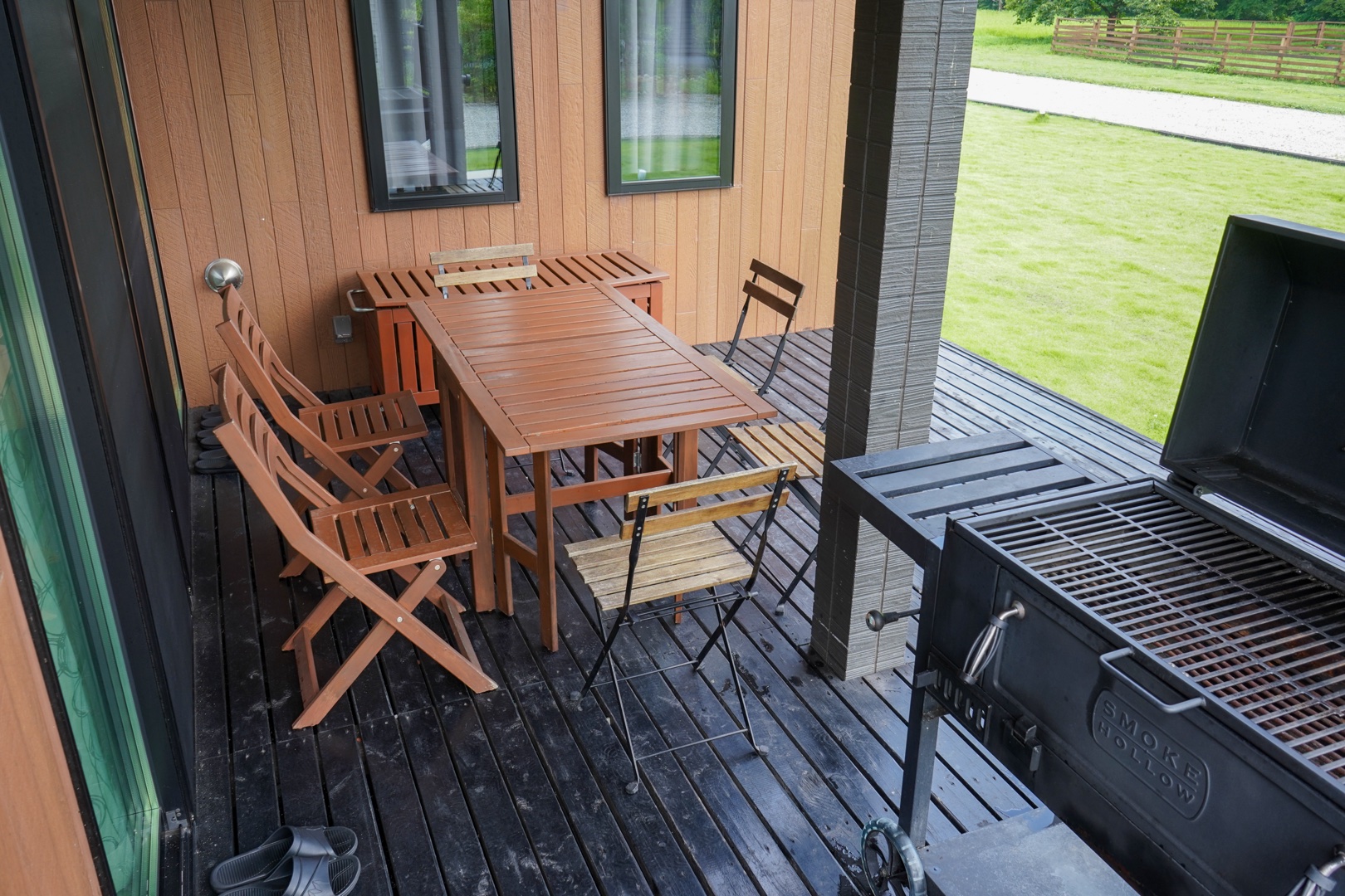 BBQ DECK  DUE